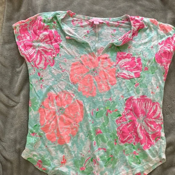 Lilly Pulitzer T-Shirt - Picture 1 of 3